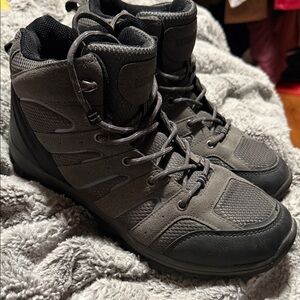 Women’s Hiking Sneaks